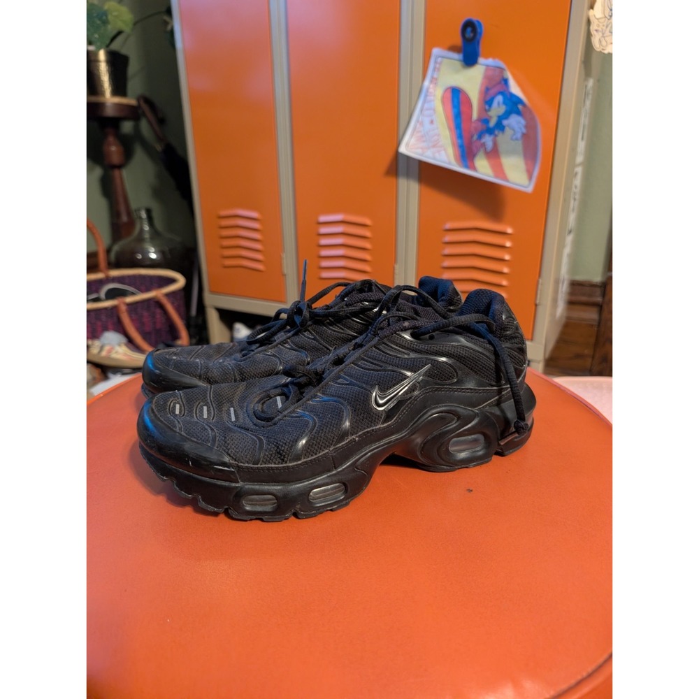 Nike Air Max Plus TN Triple Black - Youth Size 7 Athletic Running Shoes Sneakers